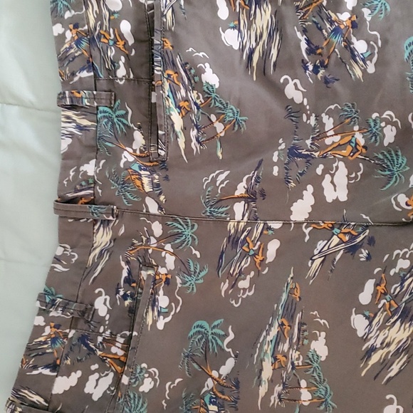 Old Navy shorts - Picture 5 of 10